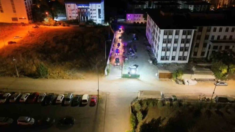 Tunceli&rsquo;de "Sokaklar G&uuml;vende" operasyonunda firari h&uuml;k&uuml;ml&uuml; yakalandı
