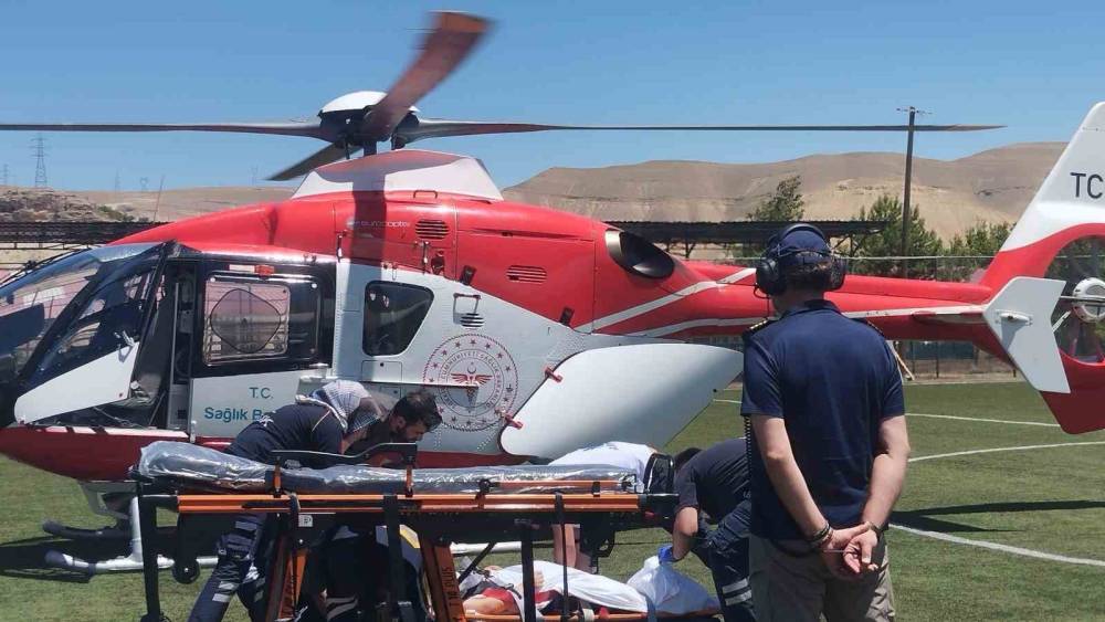 Darende&rsquo;de 53 yaşındaki hasta, hava ambulansıyla Malatya&rsquo;ya sevk edildi
