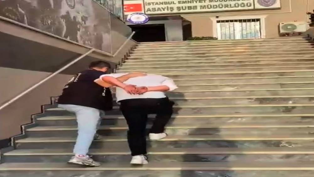 Fatih&rsquo;te d&ouml;viz b&uuml;rosundaki silahlı kavgayla ilgili 9 ş&uuml;pheli g&ouml;zaltına alındı
