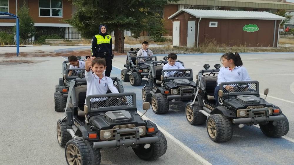 Bilecik&rsquo;te 35 &ouml;ğrenciye uygulamalı trafik eğitimi
