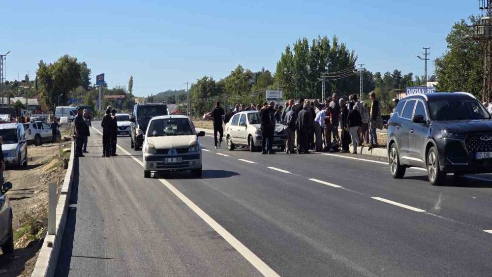 Karşıya ge&ccedil;mek isterken otomobilin &ccedil;arptığı yaşlı adam hayatını kaybetti
