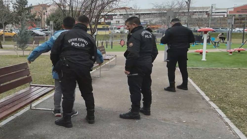 Aksaray&rsquo;da 164 polisle "Huzurlu sokaklar" uygulaması
