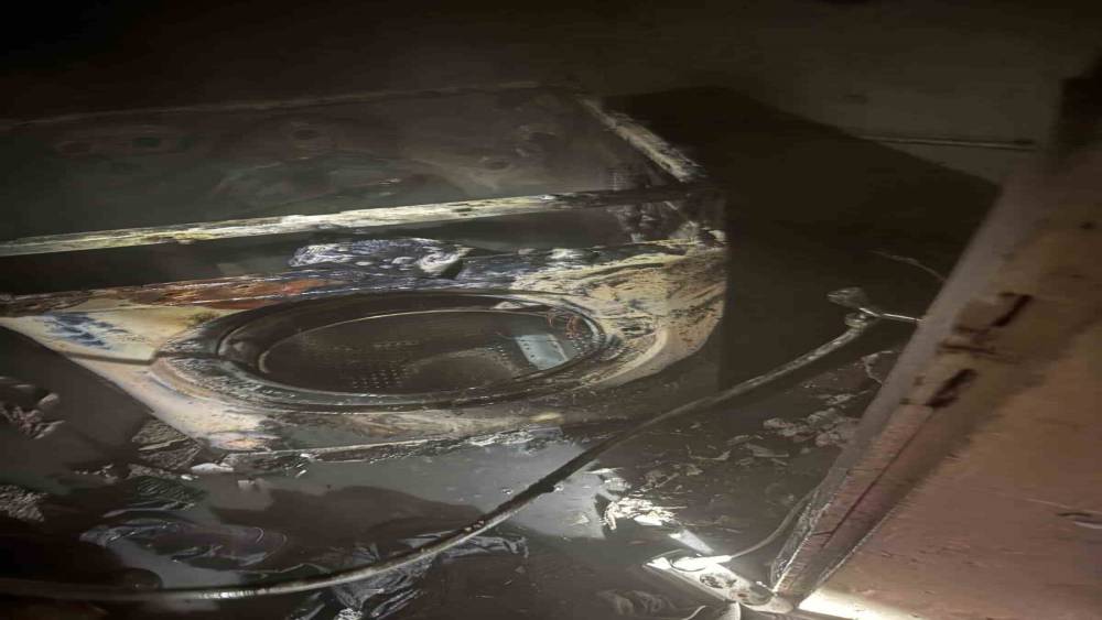 &Ccedil;amaşır makinesi evi k&uuml;le &ccedil;evirdi
