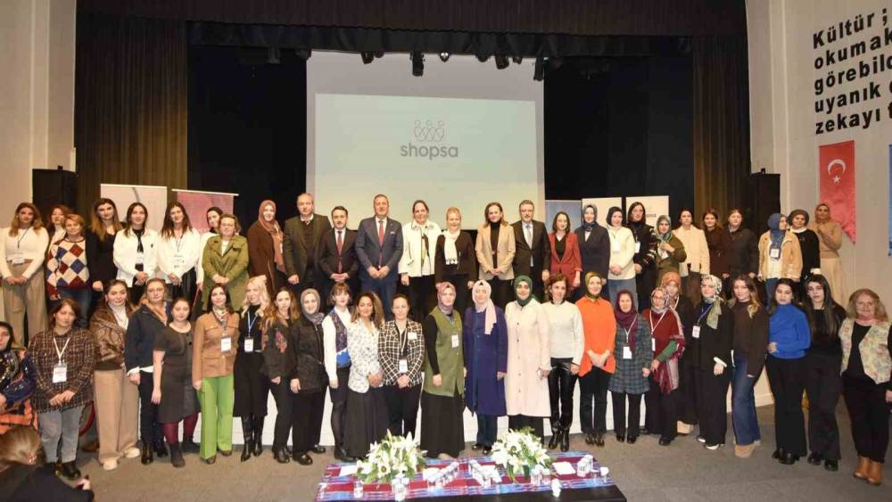 Trabzon&rsquo;da kadın girişimcilere dijital pazarlama ve e-ticaret eğitimi verildi
