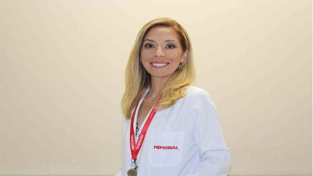 Uzm. Dr. Ayşe Yener G&uuml;&ccedil;l&uuml;: "D&uuml;nya &ccedil;apında yetişkinlerin y&uuml;zde 23&rsquo;&uuml;ne kadar kronik bel ağrısı vardır"
