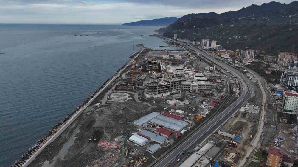 Rize Şehir Hastanesi inşaatı hızla devam ediyor
