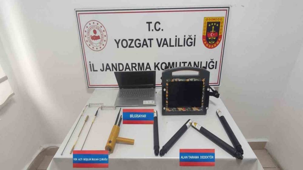 Ka&ccedil;ak kazı yapmak istediler, su&ccedil;&uuml;st&uuml; yakalandılar
