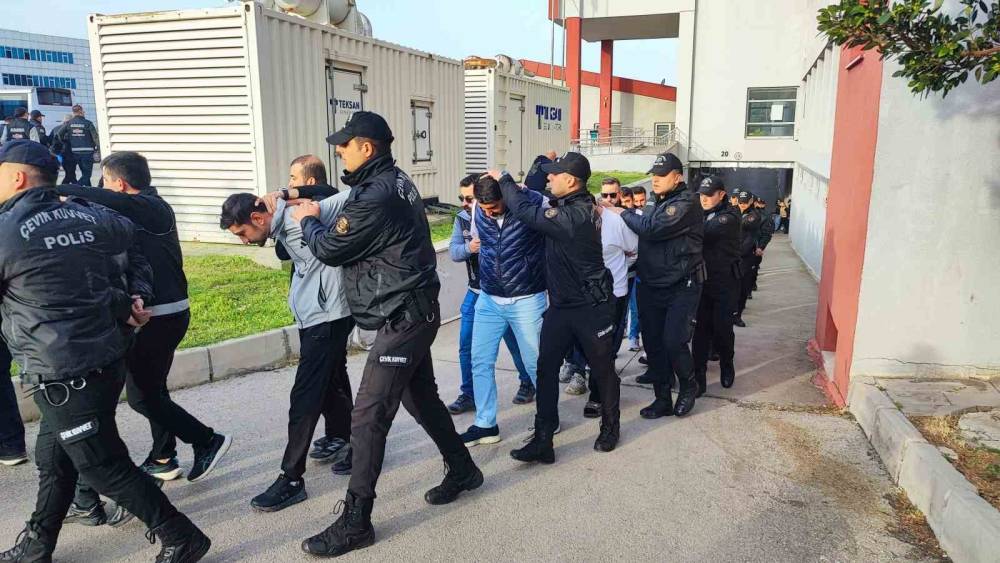 Bayğaralar su&ccedil; &ouml;rg&uuml;t&uuml;ne y&ouml;nelik operasyonda g&ouml;zaltına alınan 287 ş&uuml;pheli adliyeye sevk edildi
