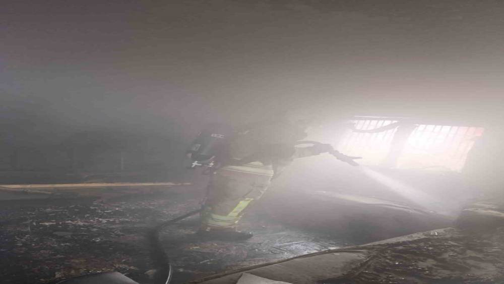 Reyhanlı&rsquo;da yanan ev kullanılmaz hale geldi
