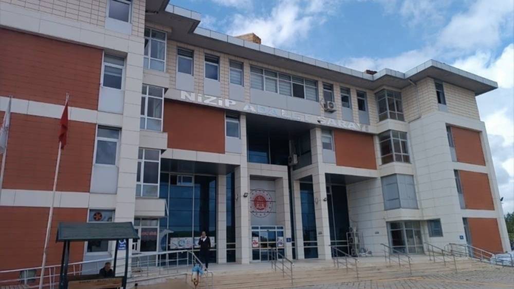 6 yaşındaki &ccedil;ocuğu bı&ccedil;akla yaralayan hademe tahliye oldu
