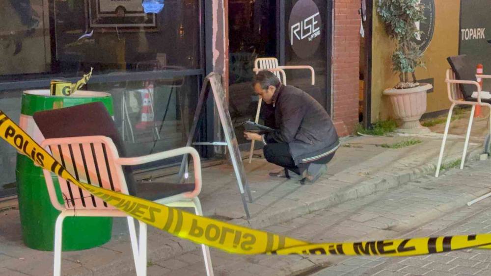 İki grup arasındaki kavgada 1 kişi bı&ccedil;aklandı, 4 kişi darp edildi
