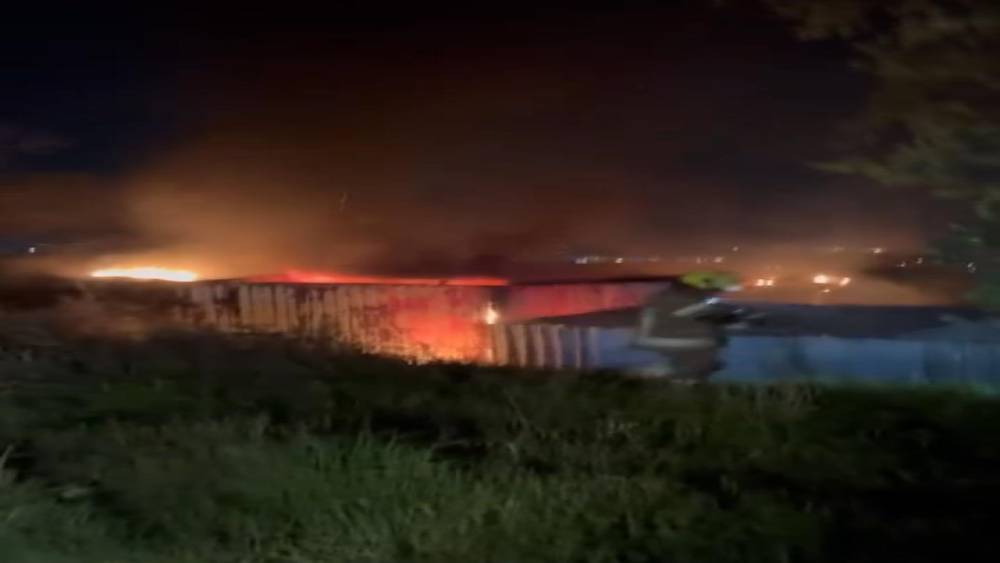 Bursa&rsquo;da gece yarısı konteynır alevlere teslim oldu
