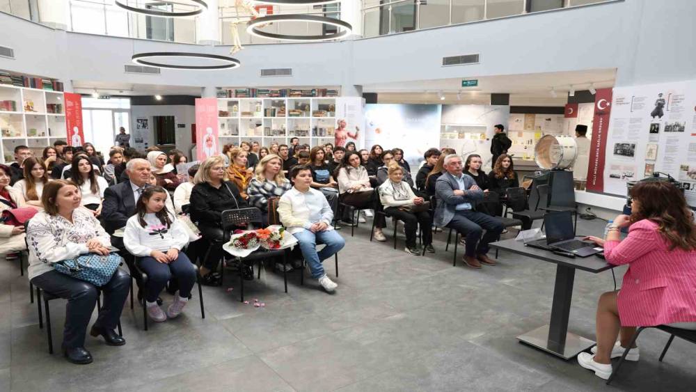 Nil&uuml;fer Sağlık Buluşmaları&rsquo;nda &ccedil;ocukluk aşılarının &ouml;nemi vurgulandı
