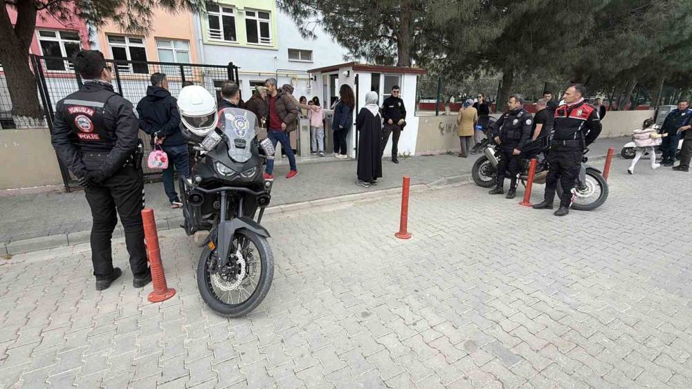 Okullarda huzurun ve g&uuml;venliğin sağlanması i&ccedil;in ekipler g&ouml;rev başında
