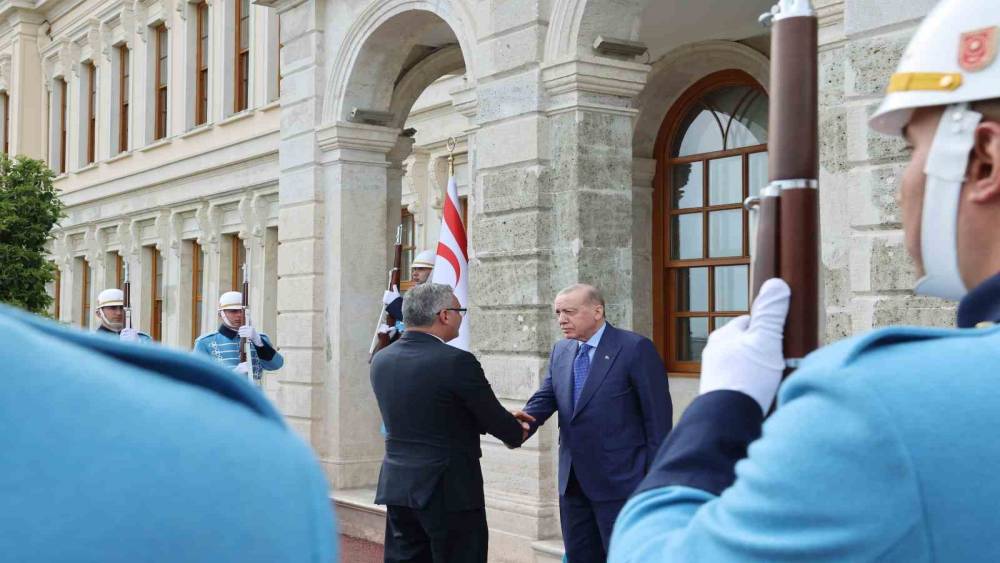 Cumhurbaşkanı Erdoğan, KKTC Cumhurbaşkanı Erh&uuml;rman ile g&ouml;r&uuml;şt&uuml;
