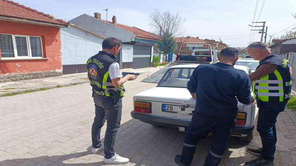 Eskişehir&rsquo;de drift atan s&uuml;r&uuml;c&uuml;ye 340 bin TL ceza
