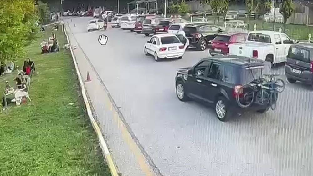 Otomobil ile motosiklet &ccedil;arpıştı
