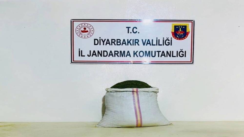 Diyarbakır&rsquo;da 10 kilo esrar ele ge&ccedil;irildi

