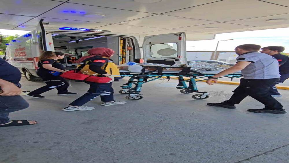 Sapanca&rsquo;da 5 yaşındaki &ccedil;ocuk havuzda boğulma tehlikesi ge&ccedil;irdi
