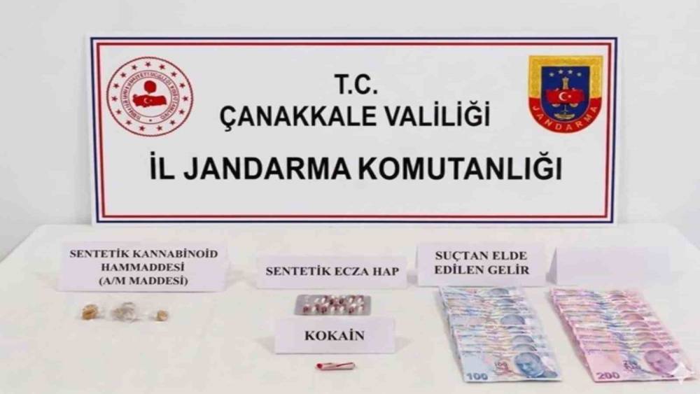 &Ccedil;anakkale&rsquo;de uyuşturucu operasyonu: 3 ş&uuml;pheli tutuklandı
