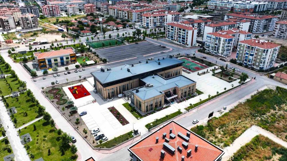 T&uuml;rkiye&rsquo;nin en b&uuml;y&uuml;ğ&uuml;, Karatay Engelli Aktif Yaşam Merkezi a&ccedil;ıldı
