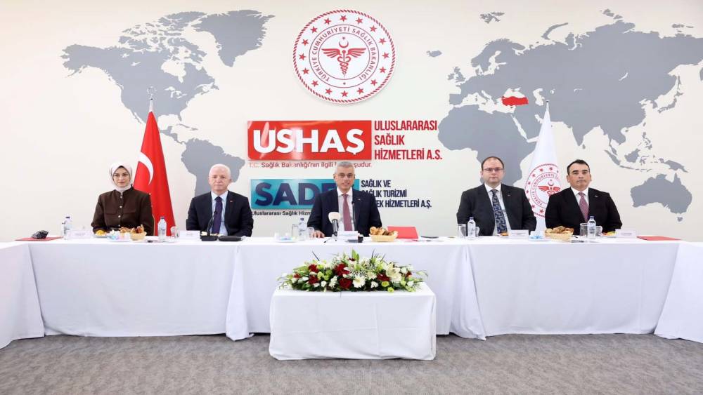 Sağlık Bakanı Memişoğlu "T&uuml;rkiye&rsquo;nin sağlıkta ihtiya&ccedil; duyduğu ila&ccedil; ve cihazları &uuml;reteceğiz"
