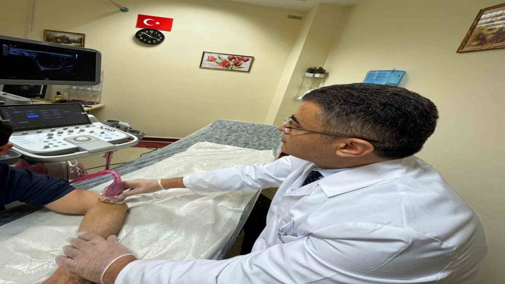 Prof. Dr. İrfan Koca: "Dirsek ağrınızın nedeni tenis&ccedil;i dirseği olabilir"
