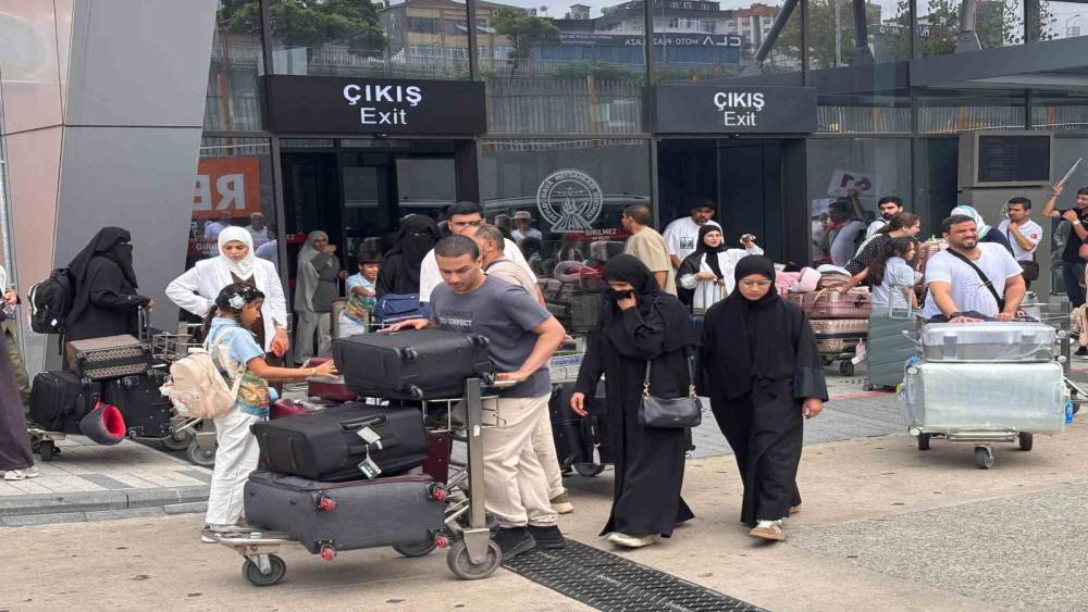 Trabzon Havalimanı&rsquo;nda u&ccedil;ak trafiği arttı, yolcu sayısı yerinde saydı
