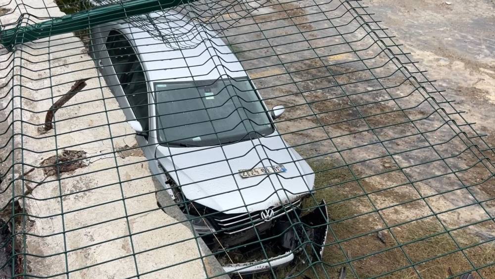 Zeytinburnu&rsquo;nda Ko&ccedil; &Uuml;niversitesi Hastanesi&rsquo;nin otoparkında aracını yanaştırırken aşağı d&uuml;şt&uuml;
