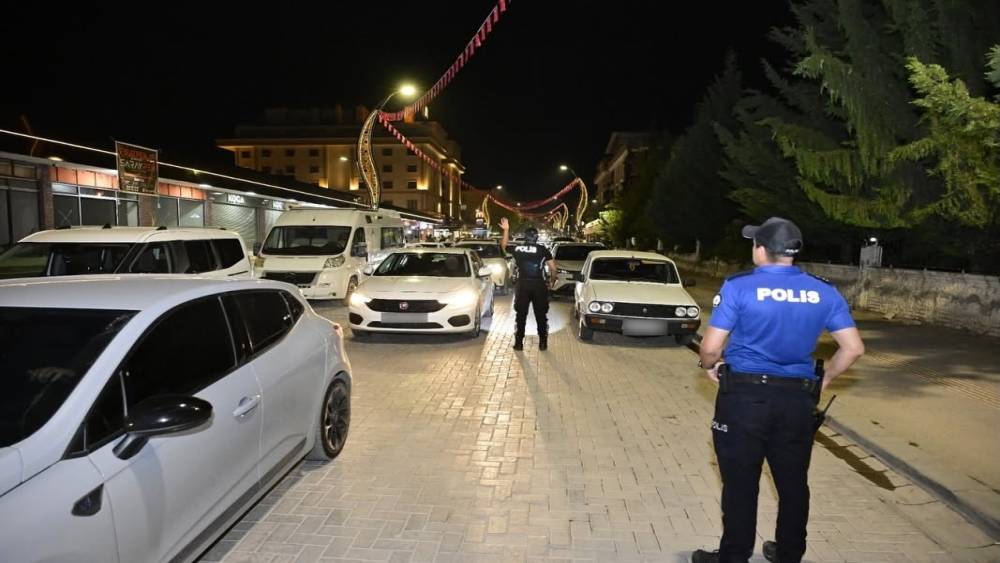 Asayiş uygulamasında 1 aranan şahıs yakalandı
