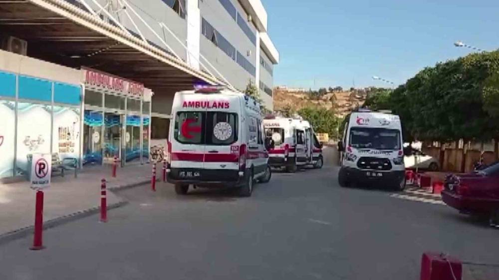 İş&ccedil;iler dışarıdan sipariş verdikleri yemekten zehirlendi
