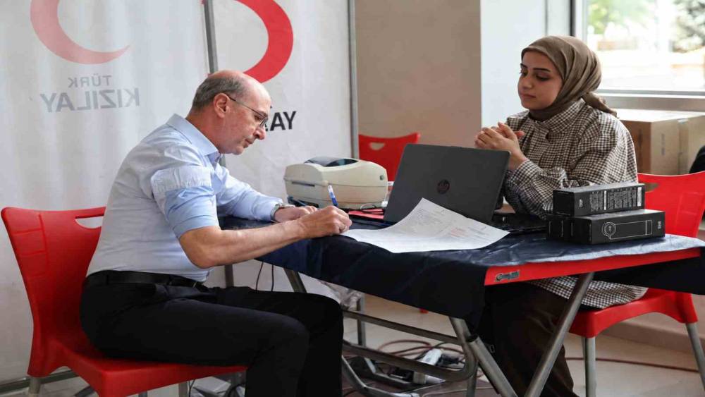 Başkan Pekyatırmacı&rsquo;dan kan bağışına destek
