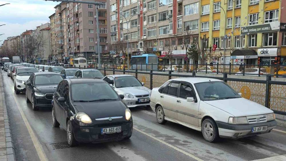 K&uuml;tahya&rsquo;da otomobil sayısı 10 yılda y&uuml;zde 34,4 arttı
