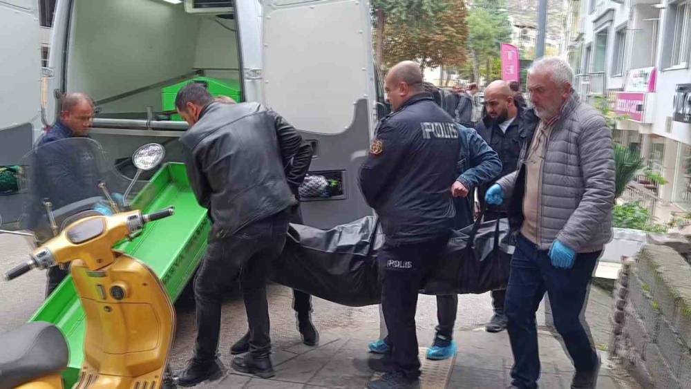 Amasya&rsquo;da 16 yaşındaki kız evinde &ouml;l&uuml; bulundu
