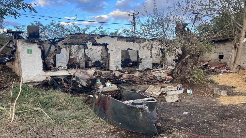 Tekirdağ&rsquo;da m&uuml;stakil evde yangın
