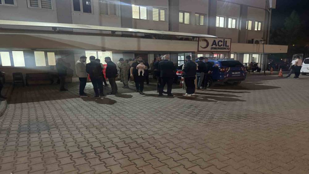 Siirt&rsquo;te gıda zehirlenmesi ş&uuml;phesiyle 25 kişi hastaneye kaldırıldı
