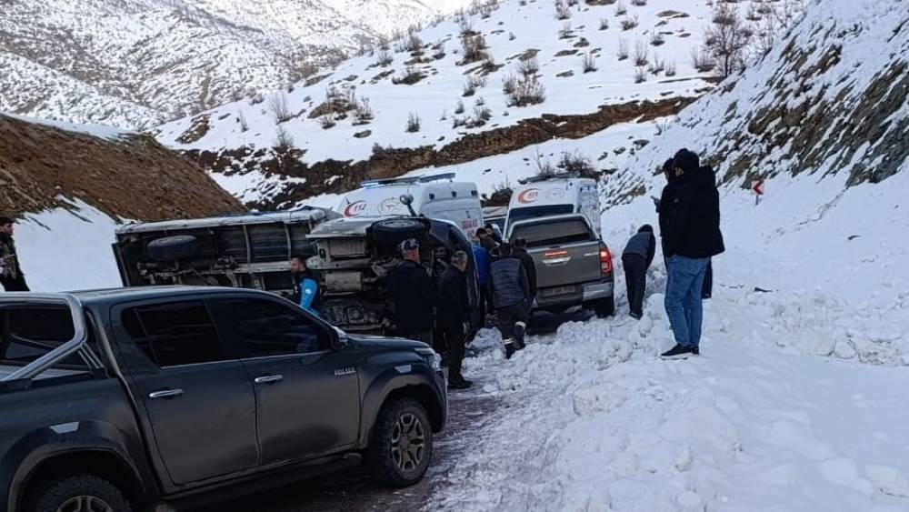 Hakkari&rsquo;de trafik kazası: 2 yaralı
