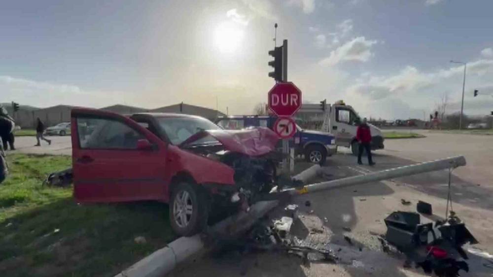 Amasya&rsquo;da 2 ara&ccedil; &ccedil;arpıştı: 2 yaralı
