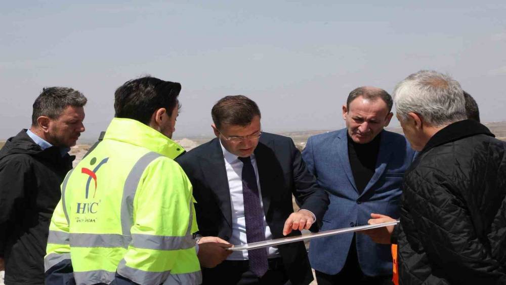 Vali Akmeşe, Niğde 2. OSB&rsquo;de &ccedil;alışmaları yerinde inceledi
