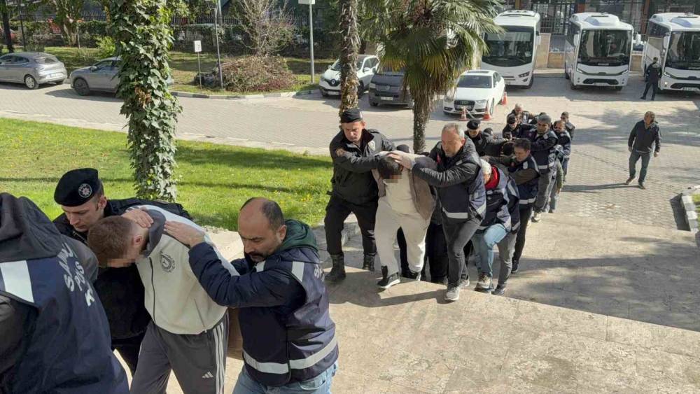 Samsun merkezli su&ccedil; &ouml;rg&uuml;t&uuml; operasyonu: 25 g&ouml;zaltı
