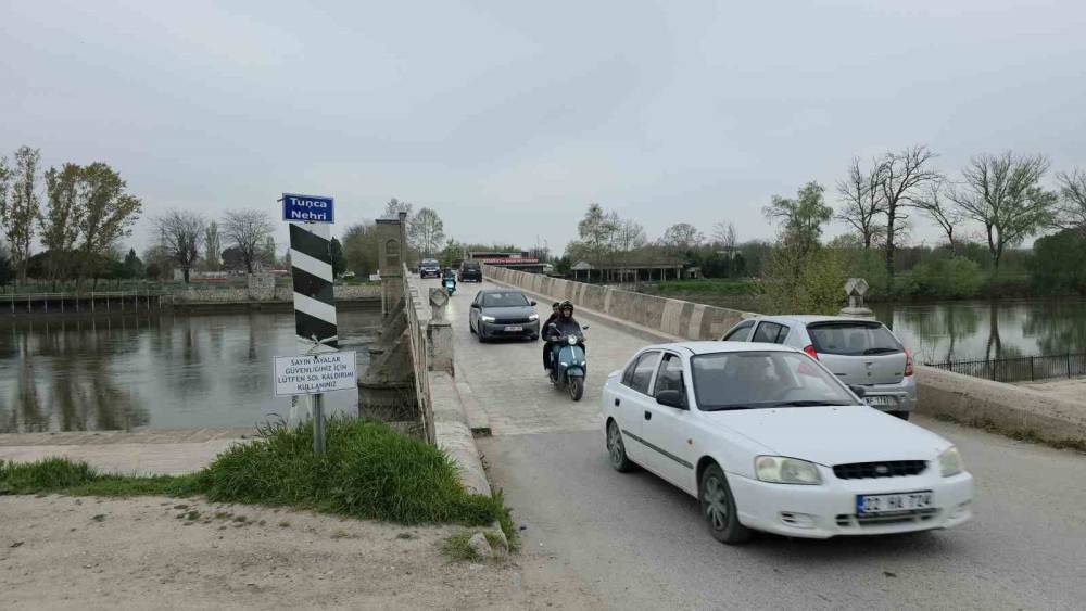 Edirne&rsquo;de tarihi k&ouml;pr&uuml;lerde trafik d&uuml;zenlemesi başlıyor
