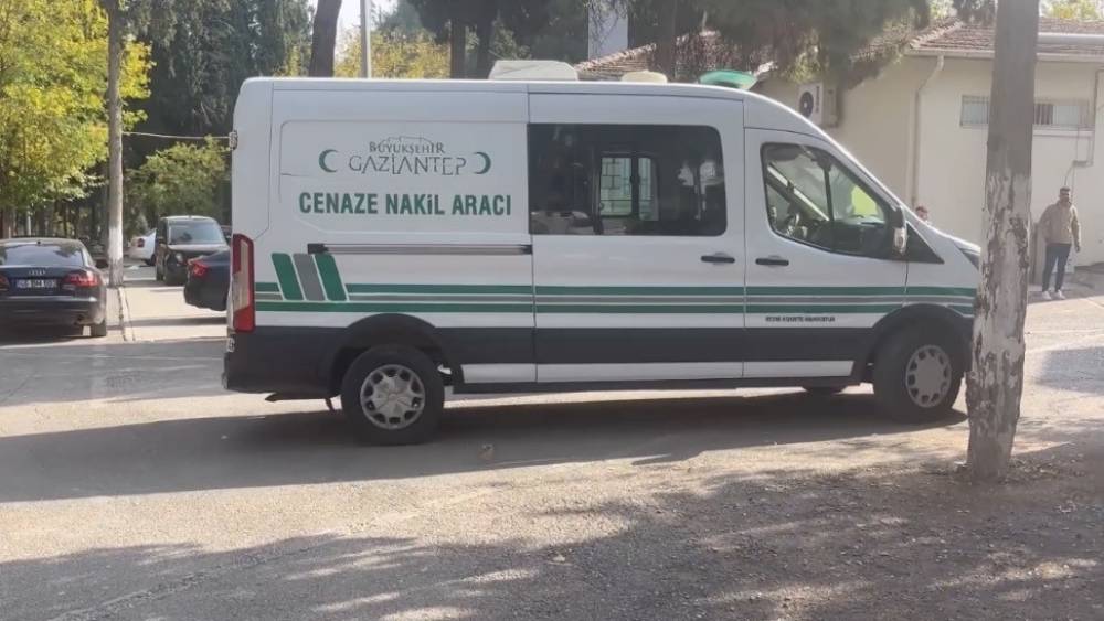 G&ouml;&ccedil;&uuml;k altında kalarak ağır yaralanan iş&ccedil;i hayatını kaybetti
