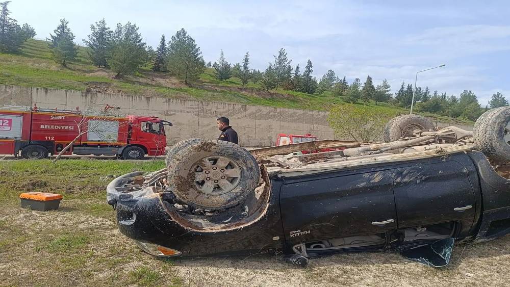 Siirt&rsquo;te kontrolden &ccedil;ıkan ara&ccedil; takla attı: 1 yaralı
