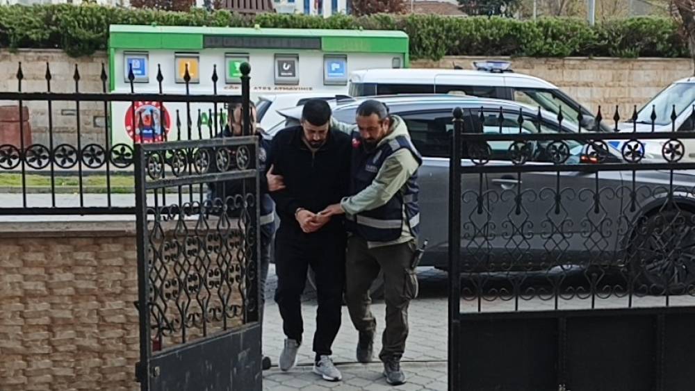 Bafra&rsquo;daki cinayetin azmettiricisi ve kardeşi tutuklandı
