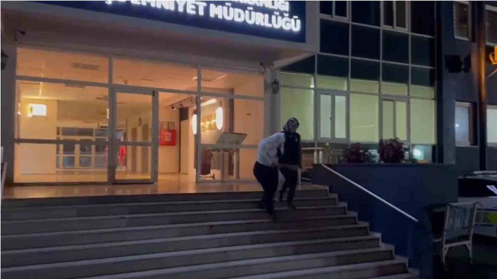 İskenderun&rsquo;da fuhuş operasyonu; 3 g&ouml;zaltı

