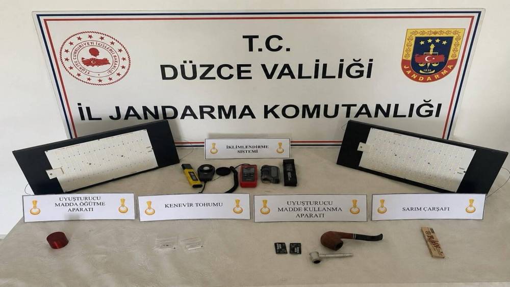 D&uuml;zce&rsquo;de jandarmadan uyuşturucu operasyonu
