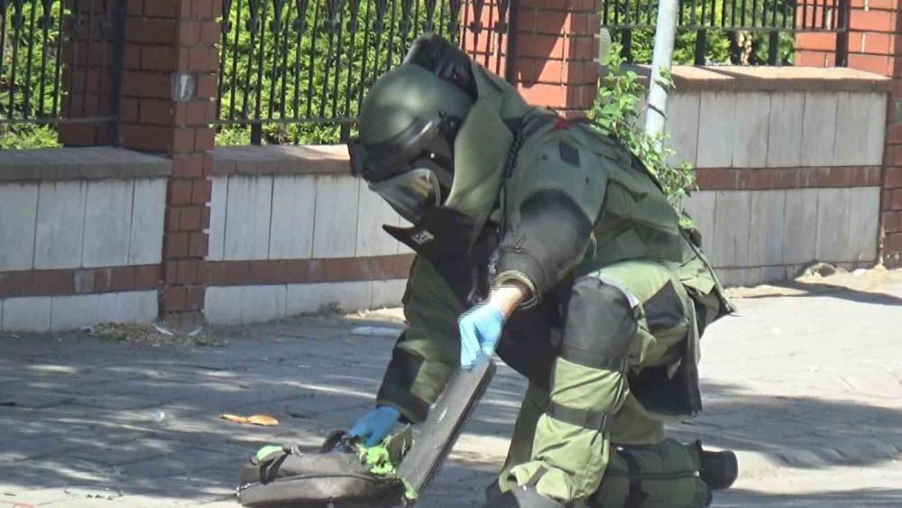 F&uuml;nye ile patlatılan ş&uuml;pheli &ccedil;antadan, bilgisayar &ccedil;ıktı
