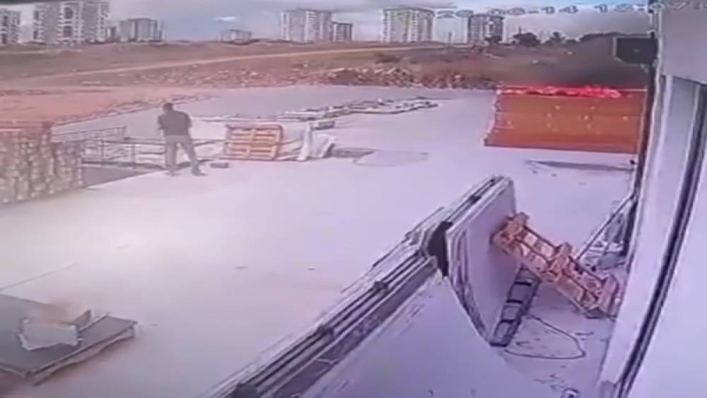 Şanlıurfa&rsquo;da milyonlarca liralık zarara yol a&ccedil;an yangının g&ouml;r&uuml;nt&uuml;leri ortaya &ccedil;ıktı
