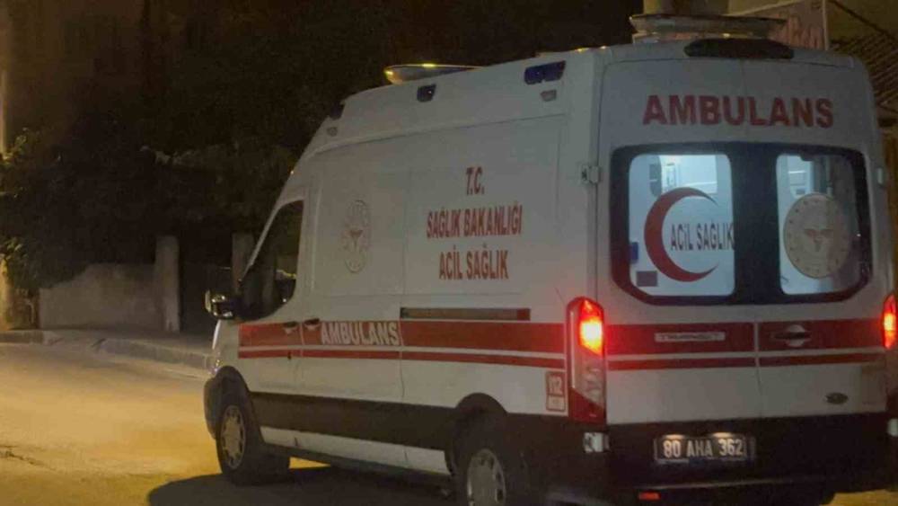 Osmaniye&rsquo;de otomobilin &ccedil;arptığı motosiklet s&uuml;r&uuml;c&uuml;s&uuml; yaralandı

