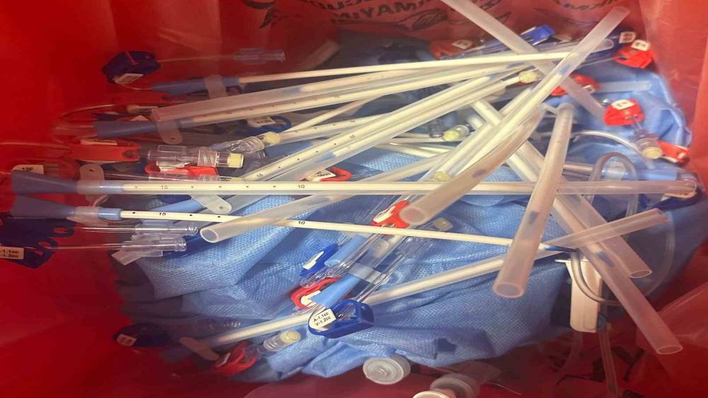 KS&Uuml;&rsquo;deki sterilizasyon iddiasında yeni detay: Tarihi ge&ccedil;miş &uuml;r&uuml;nlere yeni tarihli barkod basıldığı iddiası
